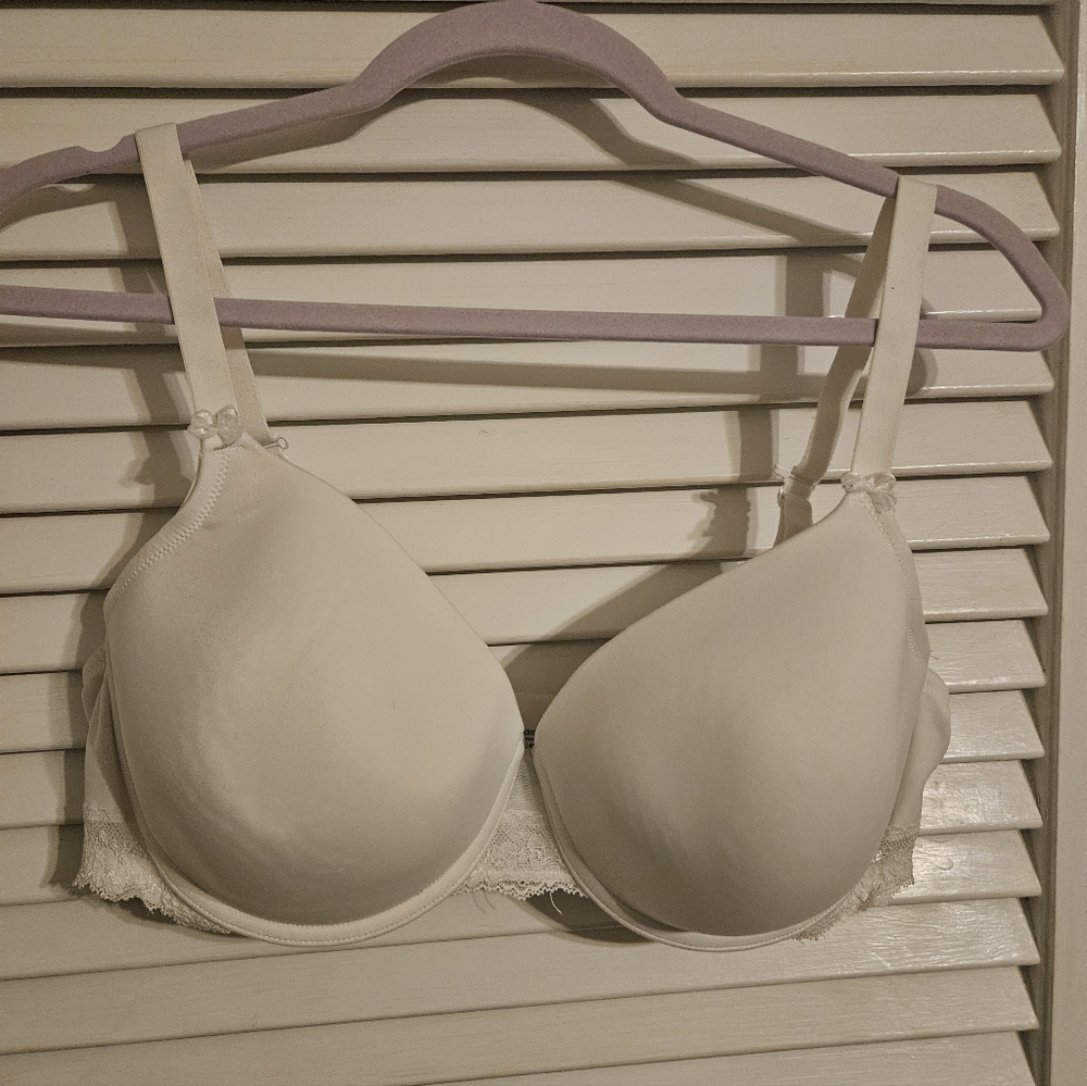 Elegant White Lace Trim Bra, By Modern Size 40C